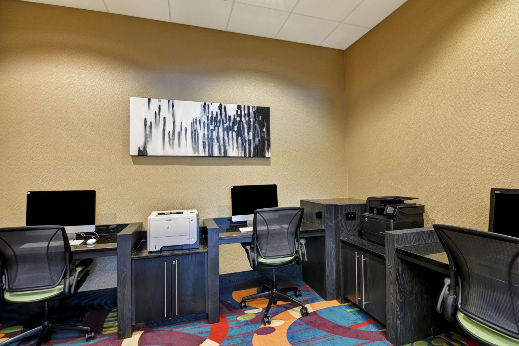 Hilton Garden Raleigh/crabtree Valley Hotel 3*